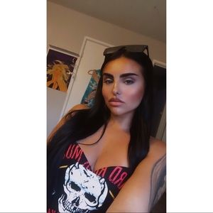 Meet your Posher, Danielle